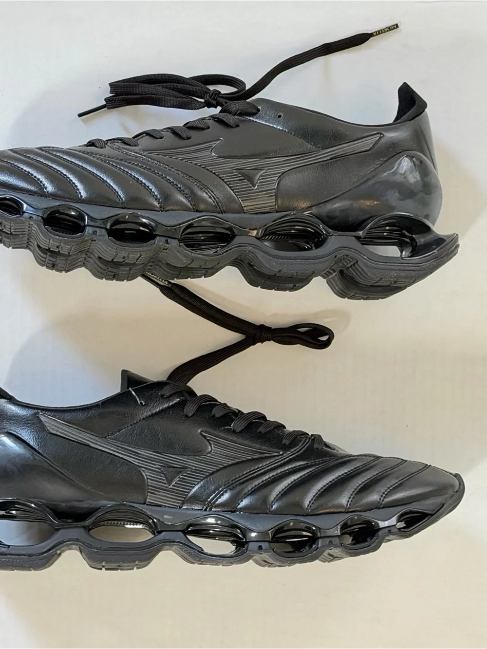 Mizuno Men’s Black Athletic Wave-Style Sneakers Size 11, New